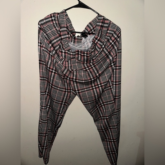 Shein pink plaid office pants - Picture 3 of 3